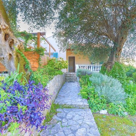 Villa Kiki Agios Spyridon  Bagian luar foto